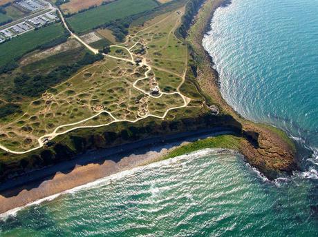 Los cráteres aun visibles de Pointe du Hoc, Normandía. Pointe du Hoc