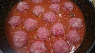 TEFTELI, ALBÓNDIGAS RUSAS CON SALSA DE TOMATE (El acorazado Potemkin) TEFTELI, ALBÓNDIGAS RUSAS CON SALSA DE TOMATE (El acorazado Potemkin)