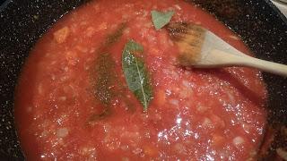 TEFTELI, ALBÓNDIGAS RUSAS CON SALSA DE TOMATE (El acorazado Potemkin) TEFTELI, ALBÓNDIGAS RUSAS CON SALSA DE TOMATE (El acorazado Potemkin)