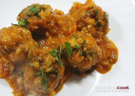 TEFTELI, ALBÓNDIGAS RUSAS CON SALSA DE TOMATE (El acorazado Potemkin) TEFTELI, ALBÓNDIGAS RUSAS CON SALSA DE TOMATE (El acorazado Potemkin)