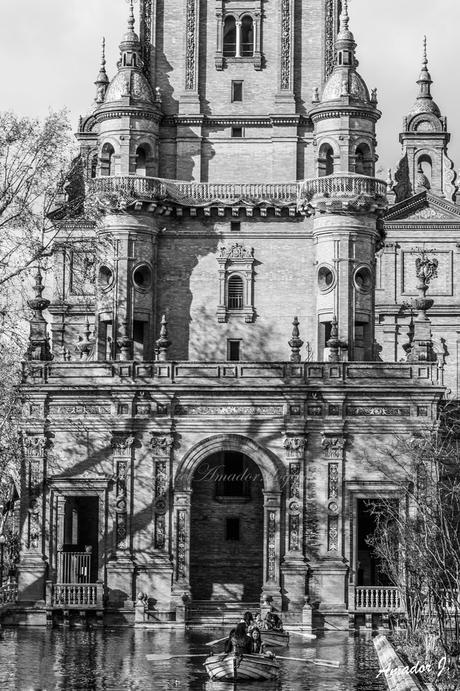 SEVILLA en BLANCO y NEGRO: PARQUE Mª LUISA y PLAZA DE ESPAÑA. PARTE II