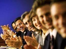 El significado de soñar con aplaudir. sueño con aplausos