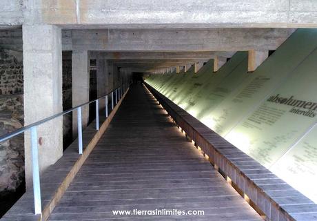 Una parte del memorial de la esclavitud: un pasillo de 90 metros junto al Loria 