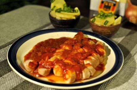 Currywurst casero y patatas fritas al estilo alemán currywurst-casero-con-patatas-fritas-estilo-aleman-12