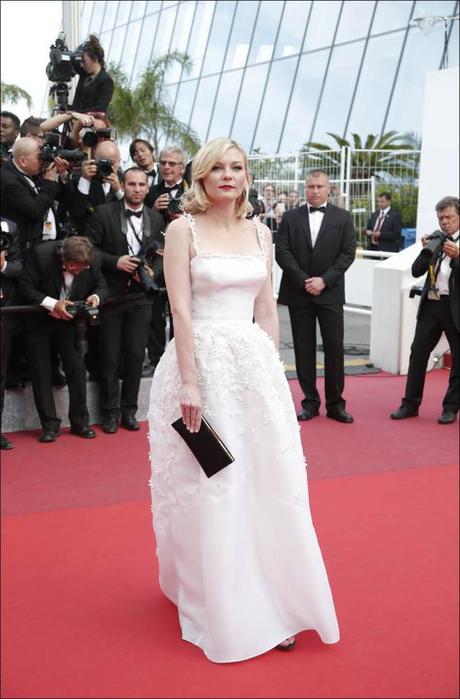 Jury member Kirsten Dunst poses for photographers upon arrival at the screening of the film Loving at the 69th international film festival, Cannes, southern France, Monday, May 16, 2016. (AP Photo/Thibault Camus)