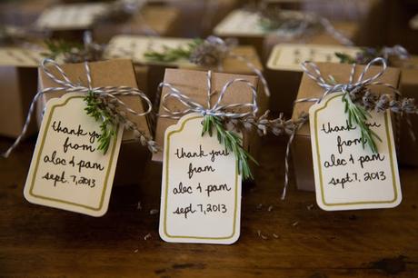 Lavanda como regalo natural para los invitados de tu boda - Foto: www.cielbleuevents.com