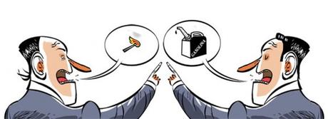 EL PELIGRO DE UNA POLÍTICA OMNIPRESENTE Interese o no, la política ha invadido prácticamente todos los entornos, viviendas, bares, tiendas, medios de comunicación o centros de trabajo; el quehacer de personas y colectivos termina por infectarse, con co... EL PELIGRO DE UNA POLÍTICA OMNIPRESENTE Interese o no, la política ha invadido prácticamente todos los entornos, viviendas, bares, tiendas, medios de comunicación o centros de trabajo; el quehacer de personas y colectivos termina por infectarse, con co...