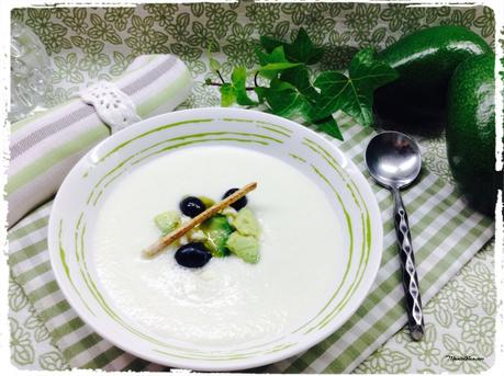 Sopa fría de melón y pepino con feta y aguacate Sopa fría de melón y pepino con feta y aguacate 2