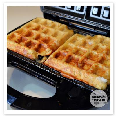 GOFRES DE MANZANA Y CANELA / CINNAMON AND APPLE WAFFLES