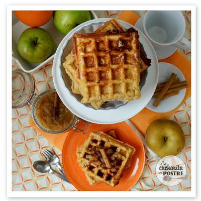 GOFRES DE MANZANA Y CANELA / CINNAMON AND APPLE WAFFLES