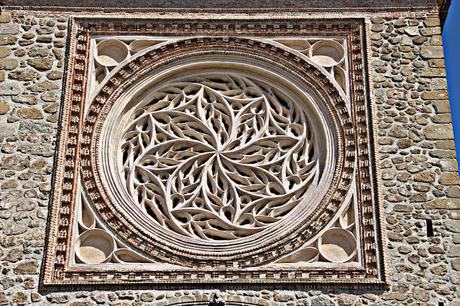 Rosetón de la Colegiata de Santa María la Mayor Talavera. Cerámica en la ciudad