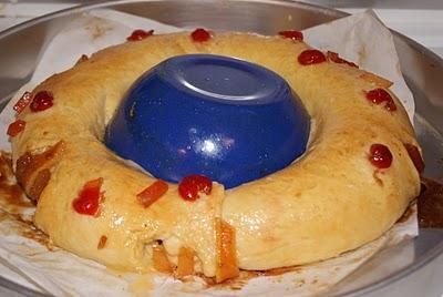 Roscón de Reyes o Rósca de Reyes Roscón de Reyes o Rósca de Reyes