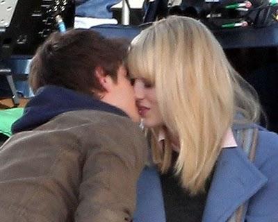 Fotos del reinicio de 'Spider-Man', con Peter Parker y Gwen Stacy muy acaramelados