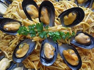 FIDEOS CON MEJILLONES FIDEOS CON MEJILLONES