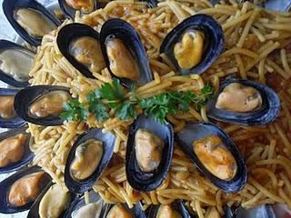 FIDEOS CON MEJILLONES FIDEOS CON MEJILLONES
