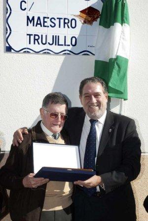 Dedican una calle en Benalmádena al maestro Francisco Trujillo, mi padre.