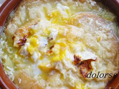 SOPA DE CEBOLLA CON HUEVO SOPA DE CEBOLLA CON HUEVO