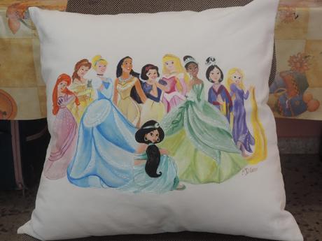 COJIN PRINCESAS DISNEY PINTADO A MANO