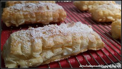 Cañas de hojaldre rellenas de crema pastelera