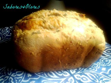 PAN DE MOLDE  CON PANCETA  ,PARMESANO Y SALVIA