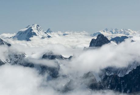 En la distancia en monte Cervino/Matterhorn visto de la cumbre... En la distancia en monte Cervino/Matterhorn visto de la cumbre...