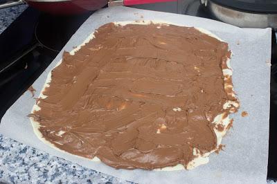 Trenza de nutella y almendra de Rapunzel Trenza de nutella y almendra de Rapunzel