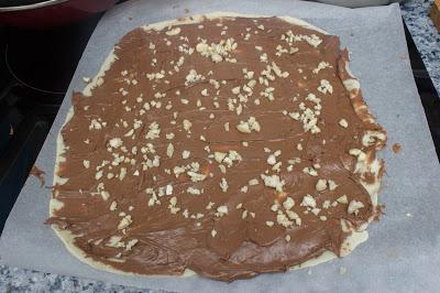 Trenza de nutella y almendra de Rapunzel Trenza de nutella y almendra de Rapunzel