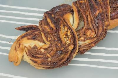 Trenza de nutella y almendra de Rapunzel Trenza de nutella y almendra de Rapunzel