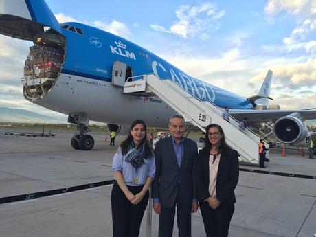 Consulado de Holanda y KLM transportaron 16 toneladas de ayuda humanitaria a Ecuador
