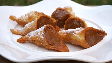 Coscorrones con dulce de leche Coscorrones con dulce de leche