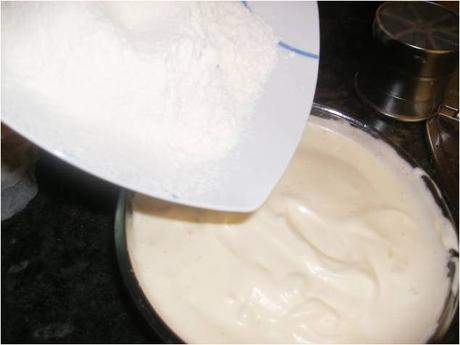 TARTA DE YEMA, TRUFA Y NATA TARTA DE YEMA, TRUFA Y NATA