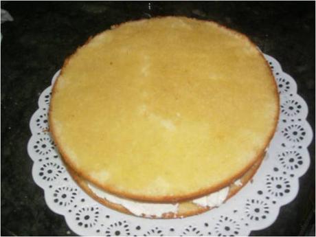 TARTA DE YEMA, TRUFA Y NATA TARTA DE YEMA, TRUFA Y NATA