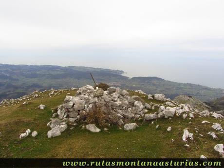 Cima sobre el Cantábrico Cima sobre el Cantábrico