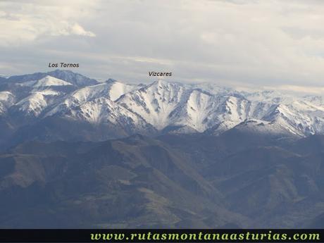 Los Tornos y Vízcares desde el Sueve Los Tornos y Vízcares desde el Sueve