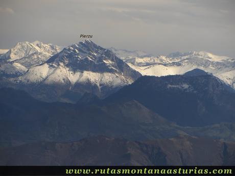 Pierzu desde el Sueve Pierzu desde el Sueve