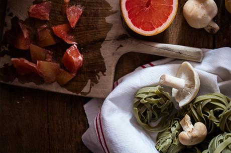 Ensalada de pasta con perrechicos y pomelo