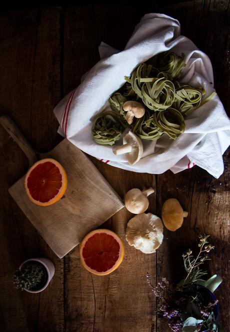 Ensalada de pasta con perrechicos y pomelo