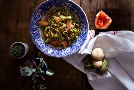 Ensalada de pasta con perrechicos y pomelo