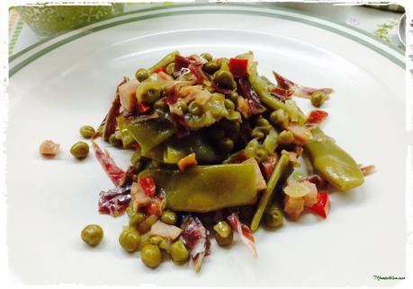 Vainas y guisantes con refrito y jamón Vainas y guisantes con refrito y jamón