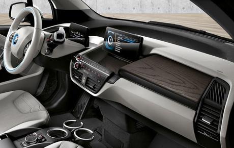 El BMW i3, ahora con 200 kilómetros de autonomía en uso r...