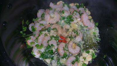 ESPAGUETIS CON GAMBAS AL AJILLO