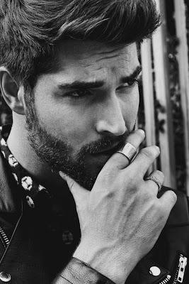 Nick Bateman para L’Officiel Hommes Ukraine por Katya Tsyganova Nick Bateman, L'Officiel Hommes, Katya Tsyganova, lookbook, Magazine, Suits and Shirts, supermodel, Aisha Rae,
