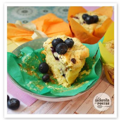 MUFFINS DE CHOCOLATE BLANCO Y ARÁNDANOS / BLUEBERRY AND WHITE CHOCOLATE MUFFINS