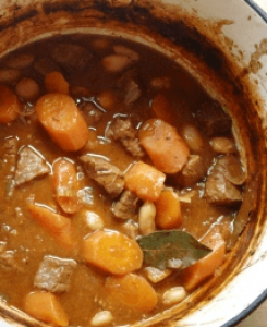 Receta de Estofado de legumbres y ternera para 4 personas estofado