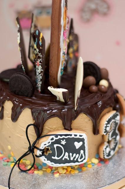 DRIP CAKE CHOCOTOFFEE DRIP CAKE CHOCOTOFFEE