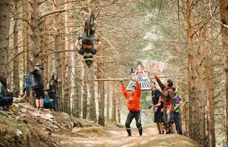 Red Bull Holy Bike 2016: Ferrán Jorba Y Rae Morrison vencen en La Pinilla Red Bull Holy Bike 2016: Ferrán Jorba Y Rae Morrison vencen en La Pinilla