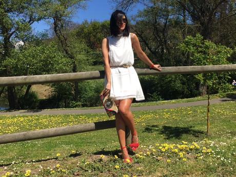 Vestido blanco y sandalias rojas photo 106142C3-2188-4FBE-99A5-71E1A408FB0B_zpsly2ymttb.jpg