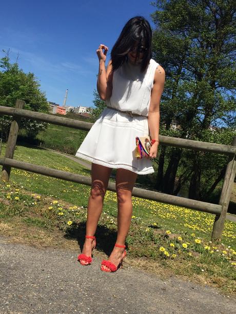Vestido blanco y sandalias rojas photo 4333F34F-0EA2-41B4-99C0-D1299D6E737B_zpsjwpyofpq.jpg