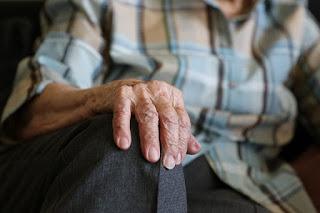 ¿Puede la teleasistencia ayudar en la lucha contra la pobreza de las personas mayores? ¿Puede la teleasistencia ayudar en la lucha contra la pobreza de las personas mayores?