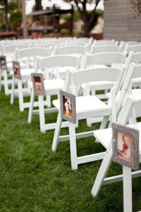 Deco llena de amor: algunos detalles artesanos para tener en tu boda Sillas pasillo boda con fotos